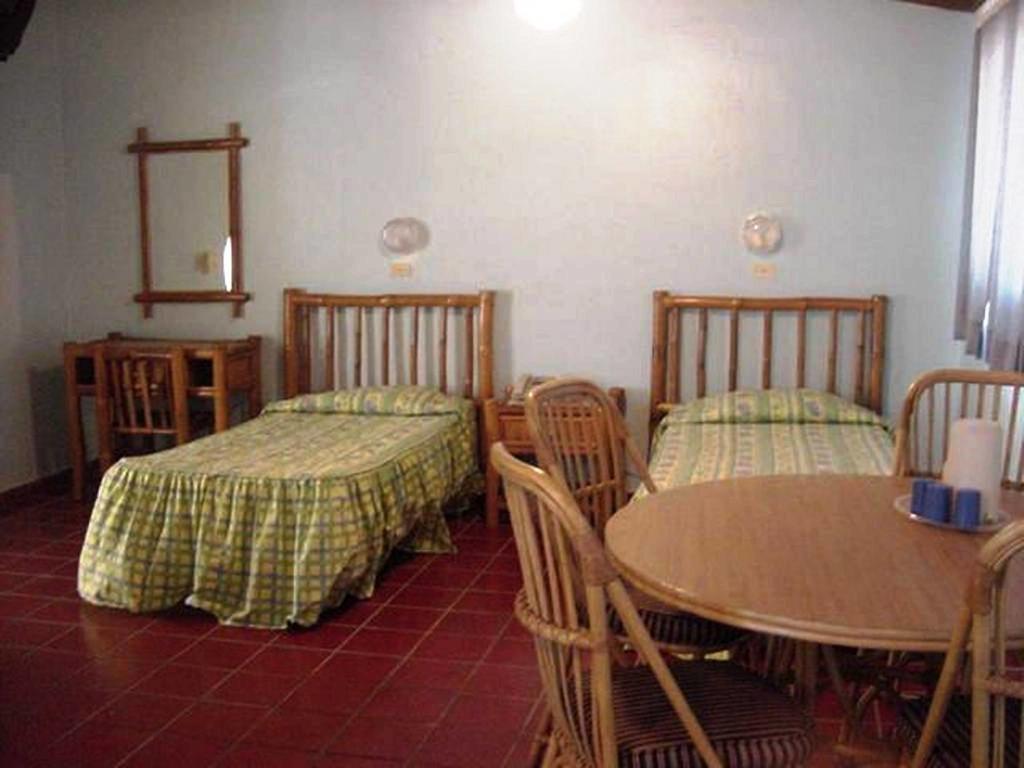 Hotel Caribe Barahona Екстер'єр фото