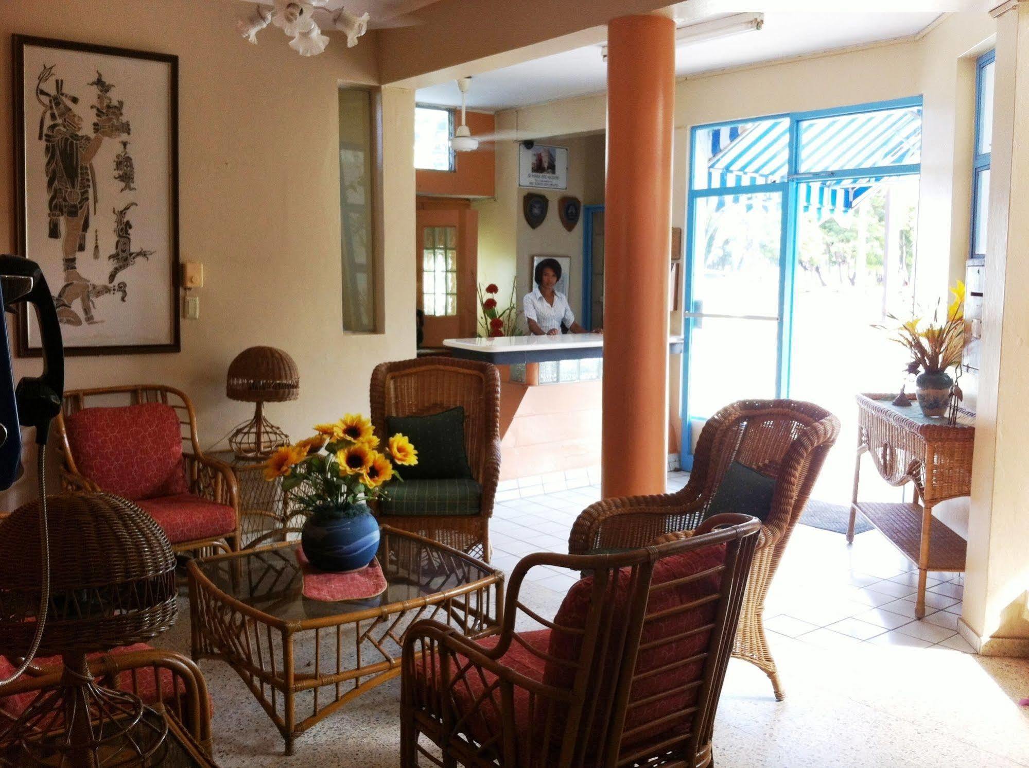 Hotel Caribe Barahona Екстер'єр фото