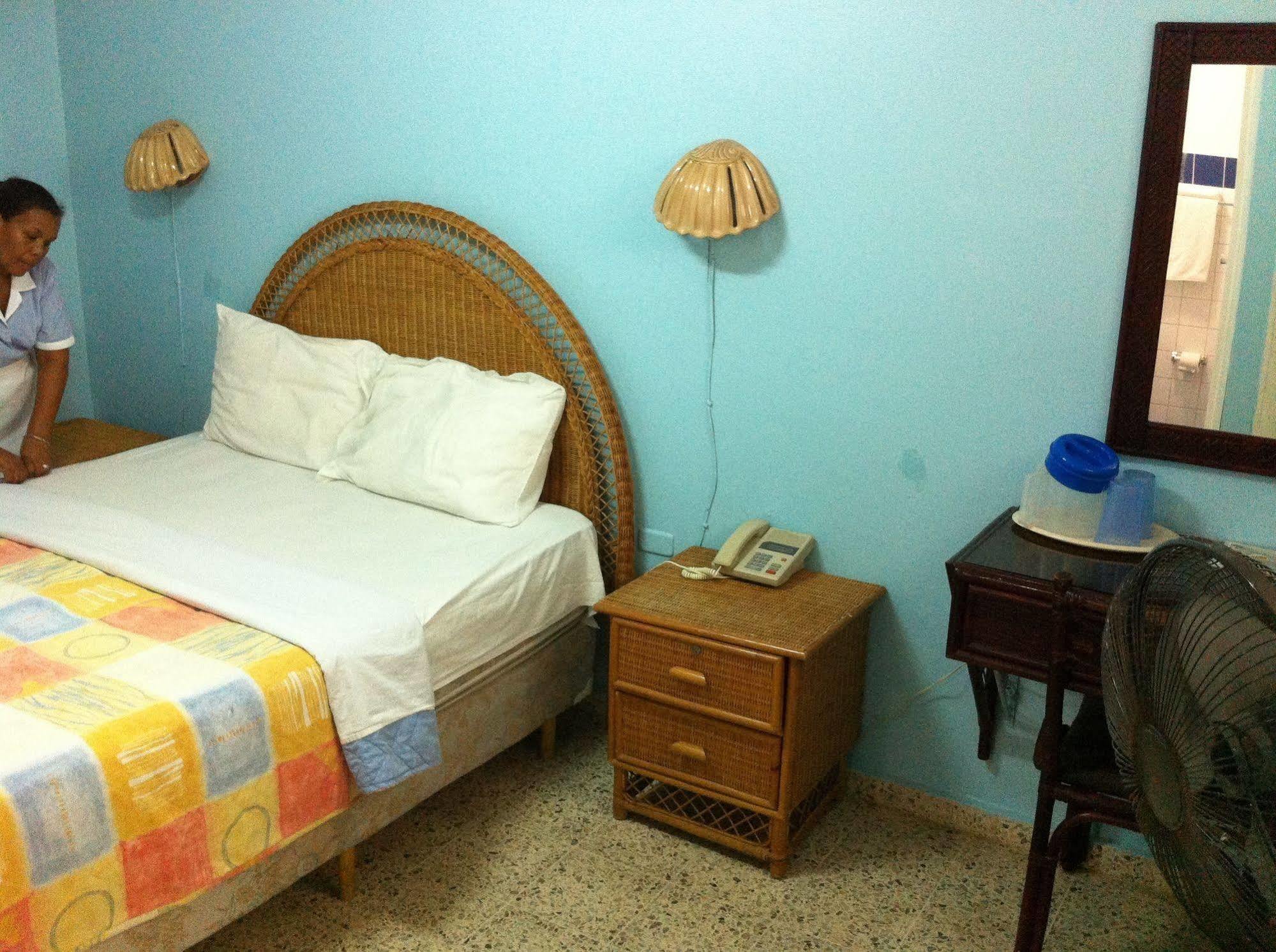Hotel Caribe Barahona Екстер'єр фото