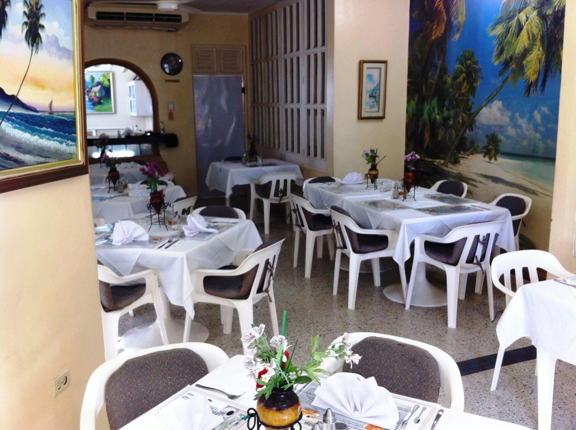 Hotel Caribe Barahona Екстер'єр фото