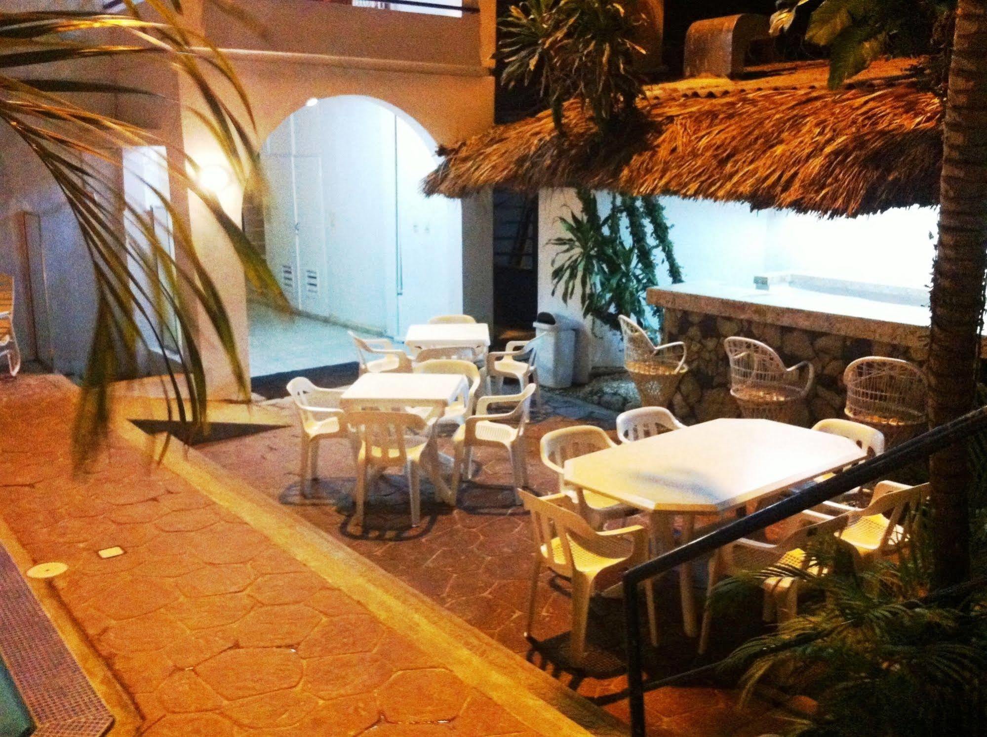Hotel Caribe Barahona Екстер'єр фото